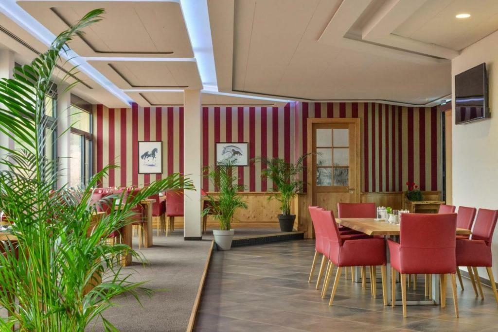 Hotel & Golfrestaurant Gut Wissmannshof Staufenberg  Exterior foto